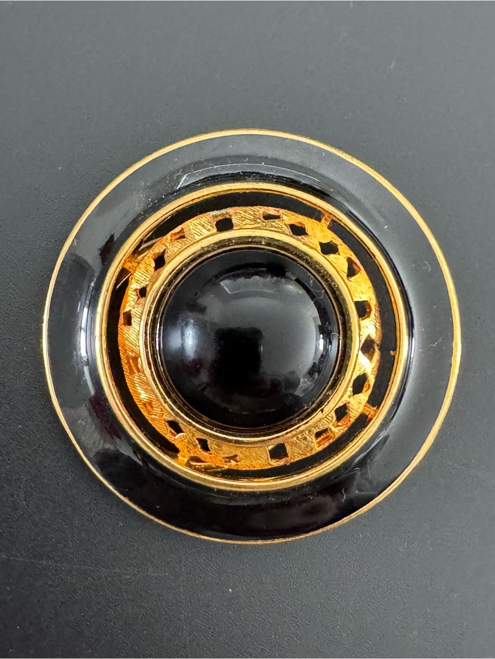 Vintage Lady Remington Gold Tone Round Black Lucite Sweater Scarf Clip